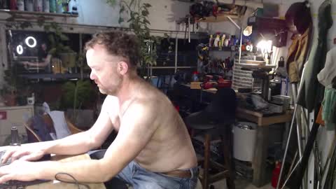 Seattlemanwhore online show from 10/24/25, 01:29