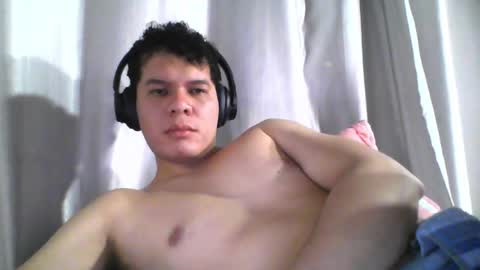 Snapshot of seb5758 chatting on 11/14/25, 05:28 Seb online show from 11/14/25, 05:28