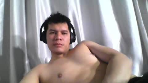 Snapshot of seb5758 chatting on 11/16/25, 02:17 Seb online show from 11/16/25, 02:17