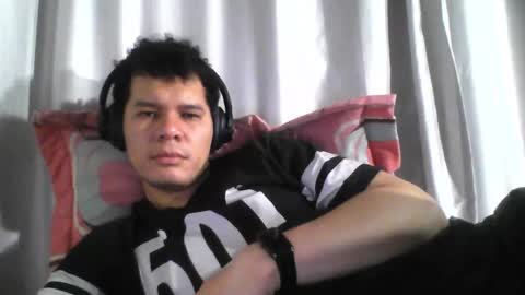 Snapshot of seb5758 chatting on 11/17/25, 04:29 Seb online show from 11/17/25, 04:29