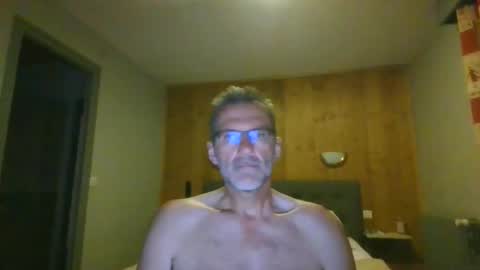 seb846894 online show from 06/08/26, 10:21