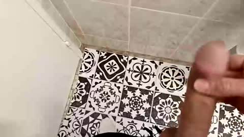 Snapshot of seb97400 chatting on 12/22/25, 04:26 seb97400 online show from 12/22/25, 04:26