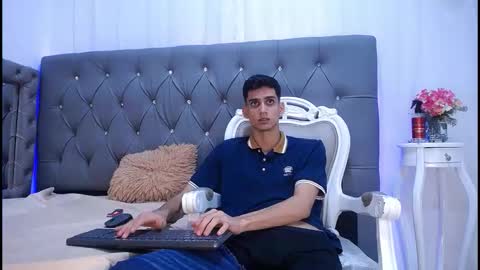 sebalexis7 online show from 10/31/25, 04:24