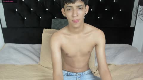 Sebastian Alvarez online show from 05/10/26, 01:44