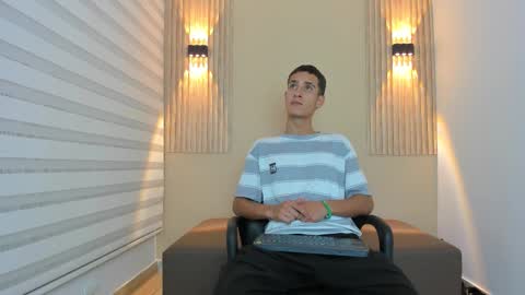 Snapshot of sebass_r chatting on 11/15/25, 07:21 sebass_r online show from 11/15/25, 07:21