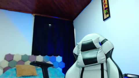 Sebastian online show from 12/19/24, 05:29