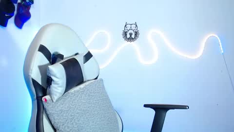 Sebastian online show from 02/11/26, 05:01