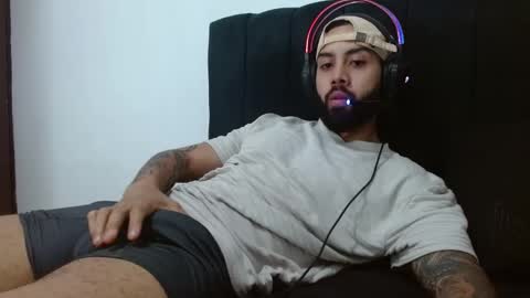 Snapshot of sebastiano_97 chatting on 12/14/24, 05:29 Sebastiano online show from 12/14/24, 05:29