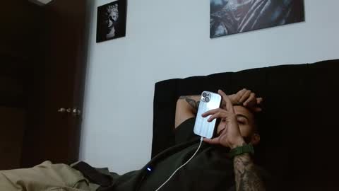 Snapshot of sebastiano_97 chatting on 12/25/24, 02:46 Sebastiano online show from 12/25/24, 02:46