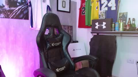 Snapshot of sebastiano_97 chatting on 12/18/25, 04:29 Sebastiano online show from 12/18/25, 04:29