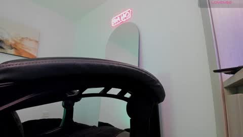 Lucian Sinclair online show from 01/22/25, 02:59