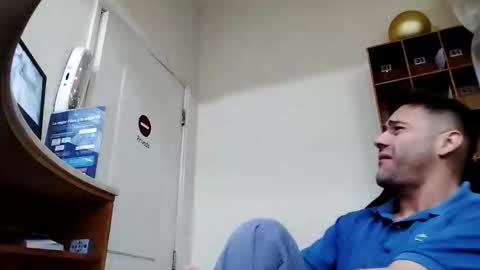 Snapshot of sebatorlop chatting on 02/27/26, 01:38 Sebastian Torres Lpez online show from 02/27/26, 01:38