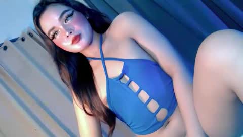 kwen online show from 10/23/25, 01:21