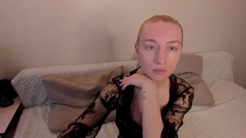 Amanda and  pair in a real life we love each other but can play with you online show from 10/19/25, 09:21