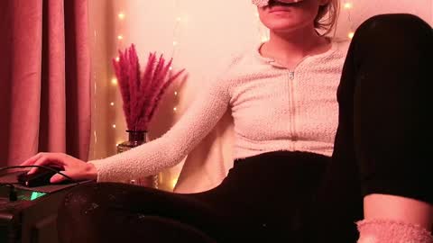 Anni online show from 01/02/25, 07:18