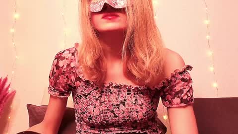 Anni online show from 01/08/25, 02:46