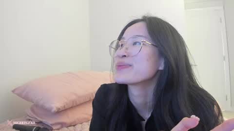 Snapshot of secretgirlfriendxo chatting on 03/01/25, 10:02 Angela online show from 03/01/25, 10:02