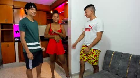 Snapshot of secrethause71605 chatting on 01/08/25, 01:20 NIKOL online show from 01/08/25, 01:20