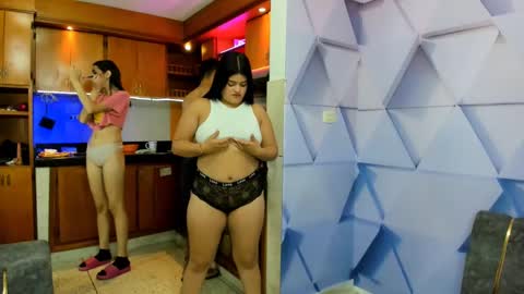 Snapshot of secrethause71605 chatting on 01/16/25, 10:10 NIKOL online show from 01/16/25, 10:10