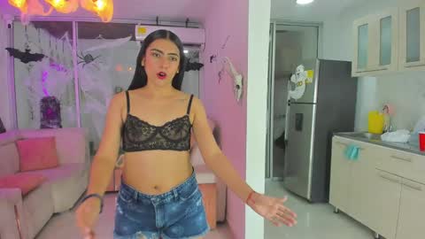 Snapshot of secrethause71605 chatting on 10/04/25, 09:46 NIKOL online show from 10/04/25, 09:46