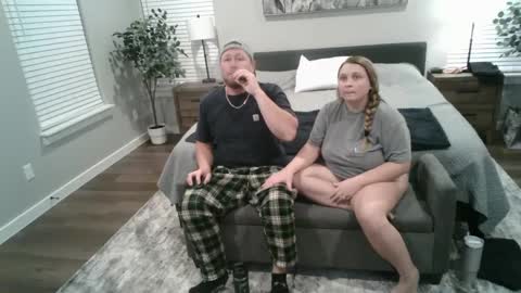 Snapshot of secretlyseductive9399 chatting on 12/14/24, 05:40 secretlyseductive9399 online show from 12/14/24, 05:40