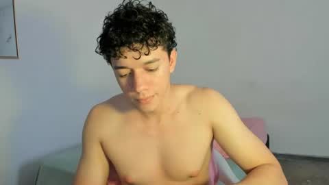 Snapshot of seder_4 chatting on 07/27/26, 09:11 Sebas online show from 07/27/26, 09:11