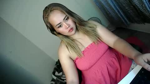 Snapshot of seductive_elvz chatting on 10/31/25, 03:35 seductive_elvz online show from 10/31/25, 03:35