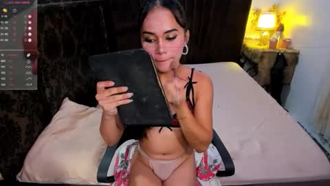 Snapshot of seductivechealsy chatting on 11/06/25, 11:04 YOUR LOVES CHEALSY online show from 11/06/25, 11:04