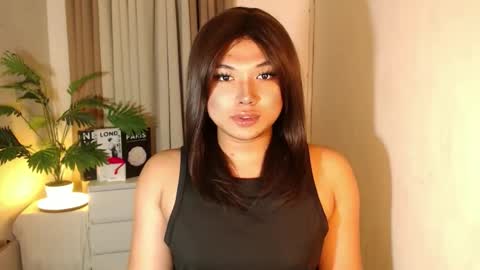 Deluxe online show from 12/17/25, 01:28