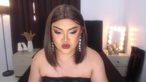 Natalie Mefford online show from 02/14/25, 01:23