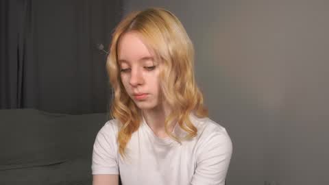 See Its honey bunny  im Lana online show from 06/08/26, 04:18