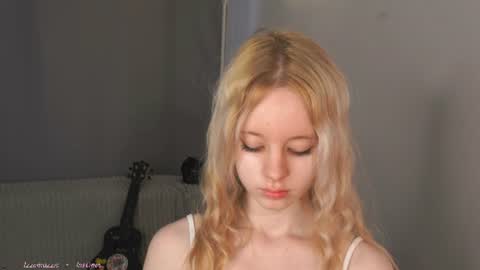 See Its honey bunny  im Lana online show from 06/25/26, 04:22