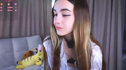 Slavia online show from 09/29/25, 04:23