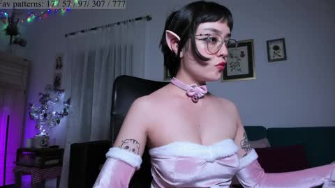 Snapshot of segismunda chatting on 12/25/24, 10:05 Luciana online show from 12/25/24, 10:05