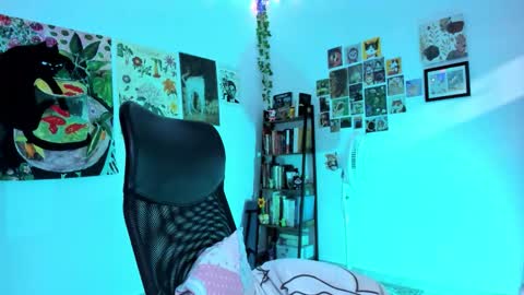 Snapshot of segismunda chatting on 09/24/25, 12:03 Luciana online show from 09/24/25, 12:03