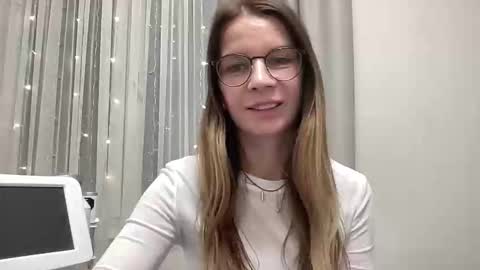 selamiyaa online show from 04/08/26, 02:28