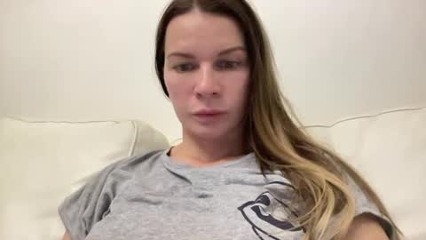 selamiyaa online show from 04/12/26, 03:17