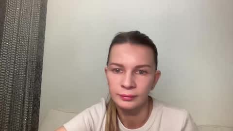 selamiyaa online show from 04/18/26, 03:16