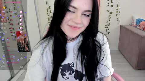 Snapshot of selena___cute chatting on 02/07/25, 07:50 Selena online show from 02/07/25, 07:50