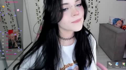 Snapshot of selena___cute chatting on 02/17/25, 05:04 Selena online show from 02/17/25, 05:04