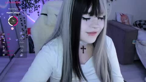 Snapshot of selena___cute chatting on 10/28/25, 05:00 Selena online show from 10/28/25, 05:00