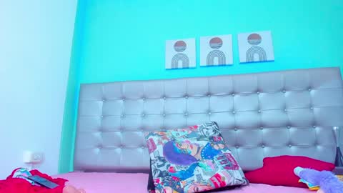 Selena online show from 02/07/25, 04:48