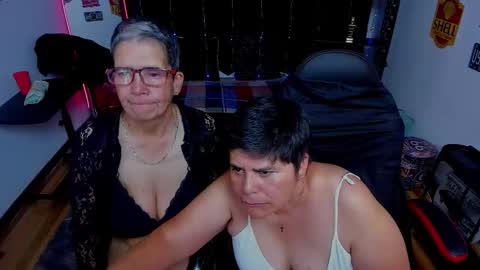 Snapshot of selena_ferreira chatting on 10/29/25, 05:10 Selena online show from 10/29/25, 05:10