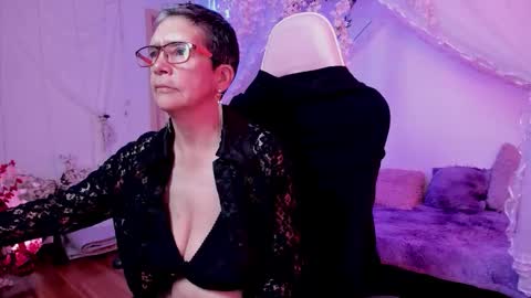 Snapshot of selena_ferreira chatting on 11/11/25, 07:58 Selena online show from 11/11/25, 07:58