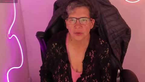 Snapshot of selena_ferreira chatting on 04/14/26, 11:16 Selena online show from 04/14/26, 11:16