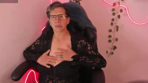 Snapshot of selena_ferreira chatting on 04/16/26, 11:22 Selena online show from 04/16/26, 11:22