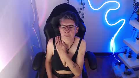 Snapshot of selena_ferreira chatting on 07/16/26, 08:37 Selena online show from 07/16/26, 08:37