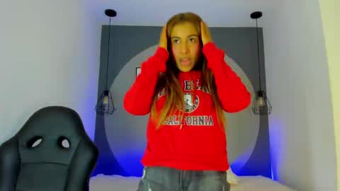 Snapshot of selena_monroy chatting on 10/16/25, 11:33 Selena online show from 10/16/25, 11:33