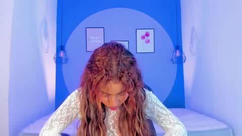 Snapshot of selena_monroy chatting on 10/19/25, 12:06 Selena online show from 10/19/25, 12:06