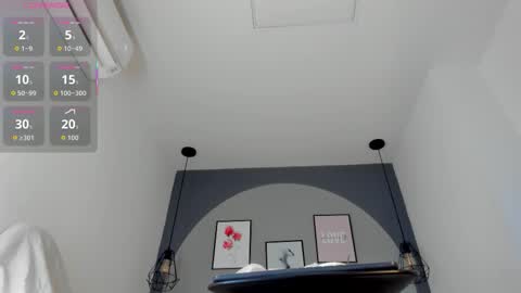 Snapshot of selena_monroy chatting on 10/28/25, 10:41 Selena online show from 10/28/25, 10:41